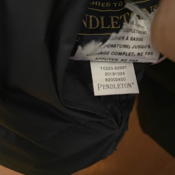 Pendleton Down filled puffer jacket-Reversable - Picture 9 of 9